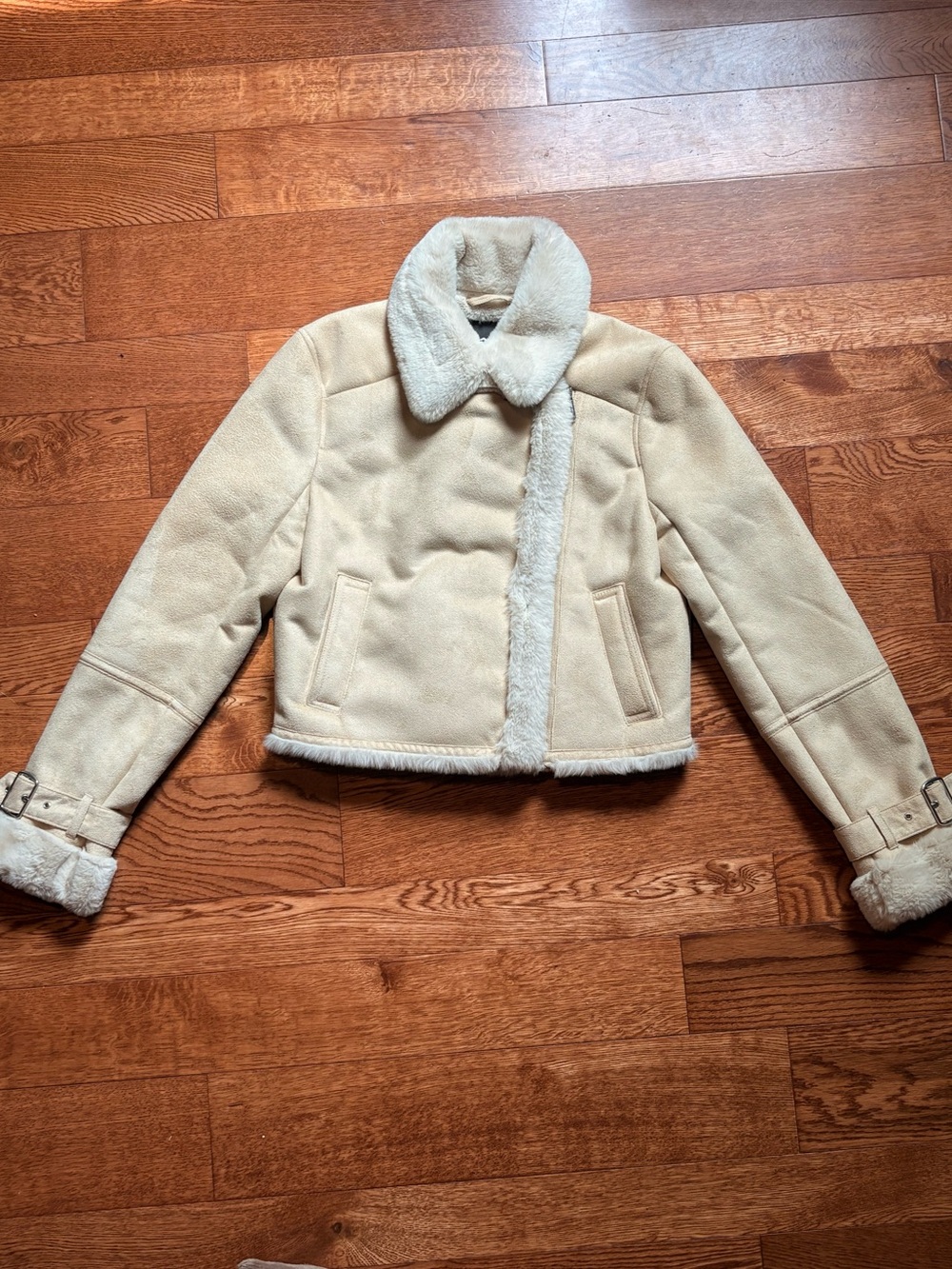 Hollister Cozy & Chic Faux Shearling Cropped Aviator Jacket